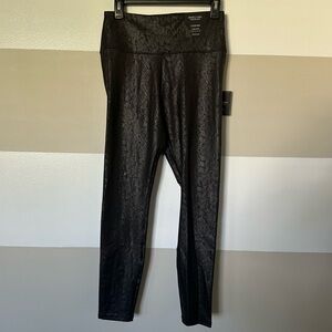 Simply Vera Wang Pleather Snake Skin Leggings - Black - Size Medium